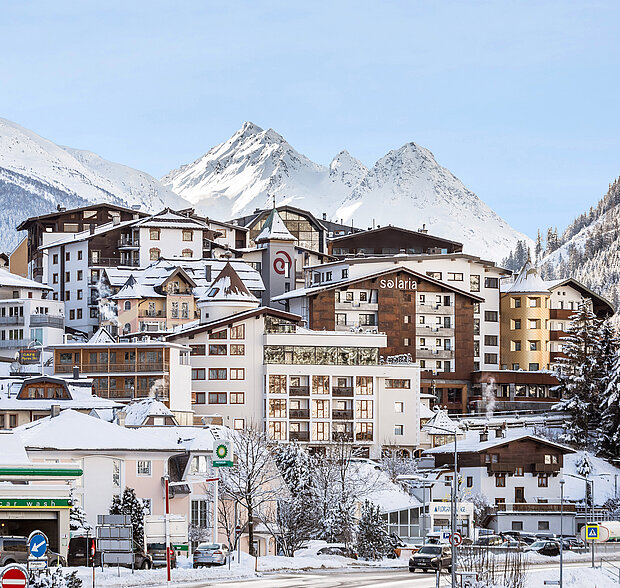 das 4 Sterne Hotel Solaria Ischgl im Winter